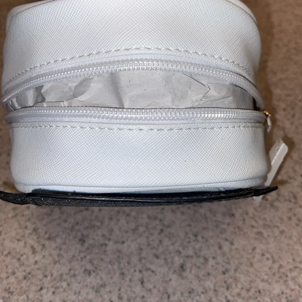NWT BATH AND BODY WORKS SNOWMAN COSMETIC BAG